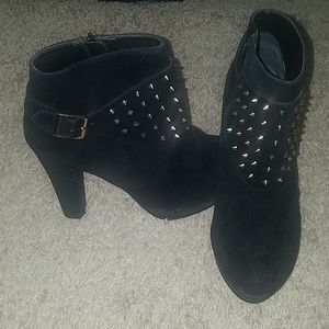Womens black suede spiked booties
